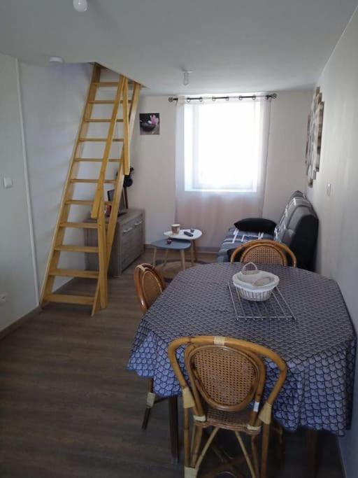 Brassac-les-Mines Maison Pour 2 A 4 Personnes מראה חיצוני תמונה